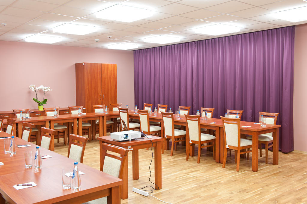 Ckm Centrum Konferencyjne Mazowsze Otrebusy Luaran gambar
