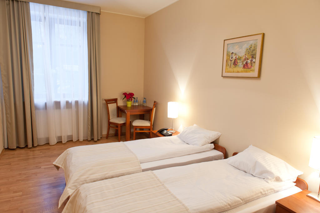 Ckm Centrum Konferencyjne Mazowsze Otrebusy Bilik gambar