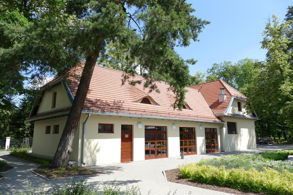 Ckm Centrum Konferencyjne Mazowsze Otrebusy Luaran gambar