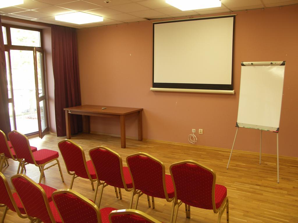 Ckm Centrum Konferencyjne Mazowsze Otrebusy Luaran gambar